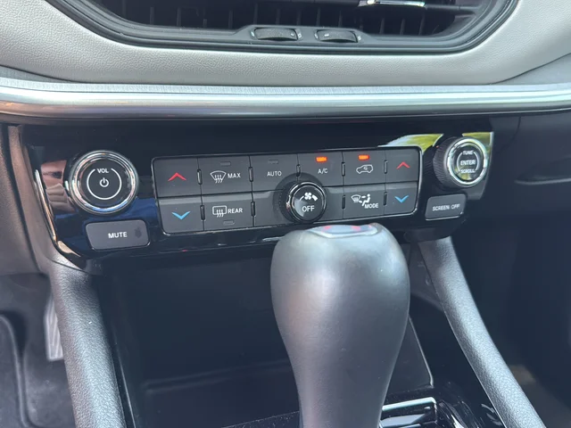 Used 2025 Red Jeep Limited image 28