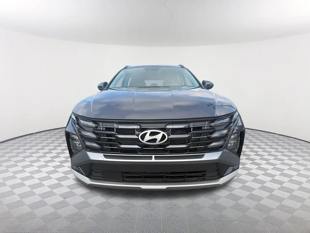 Used 2025 Gray Hyundai SEL Convenience image 2