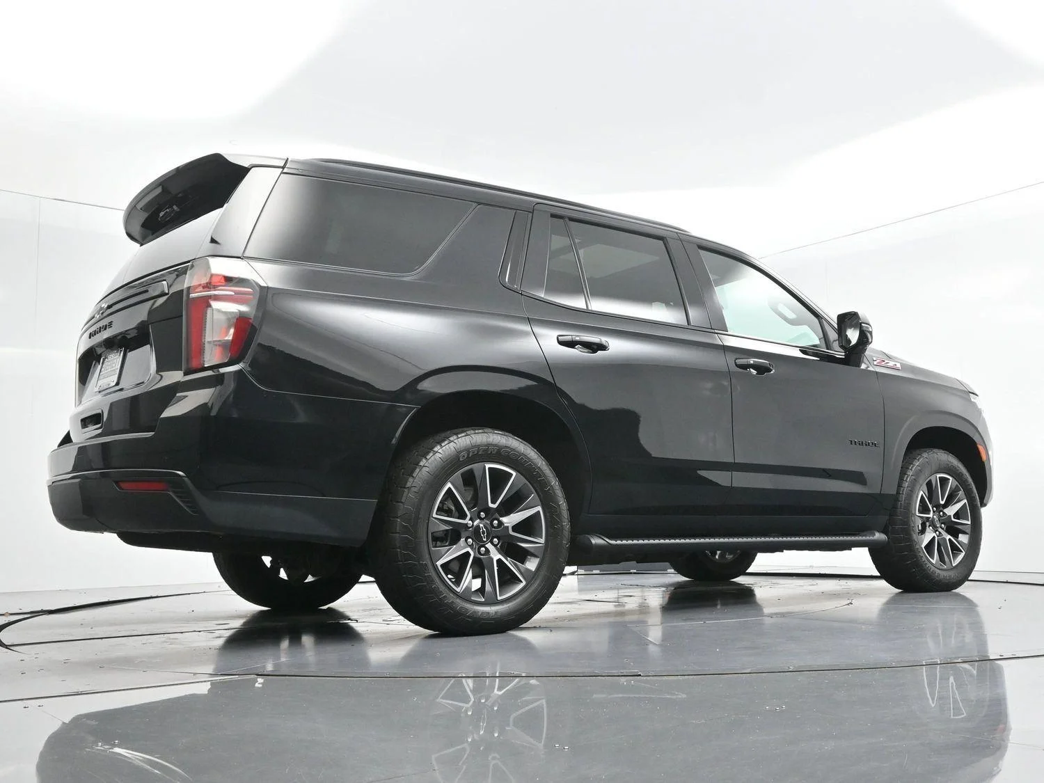 Used 2023 Black Chevrolet Z71 image 50