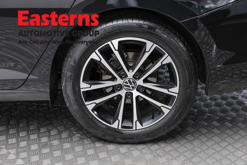 Used 2025 Black Volkswagen 1.5T Sport image 8