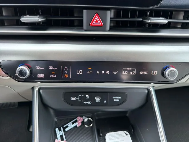 2027 Kia Carnival SX - Photo 14