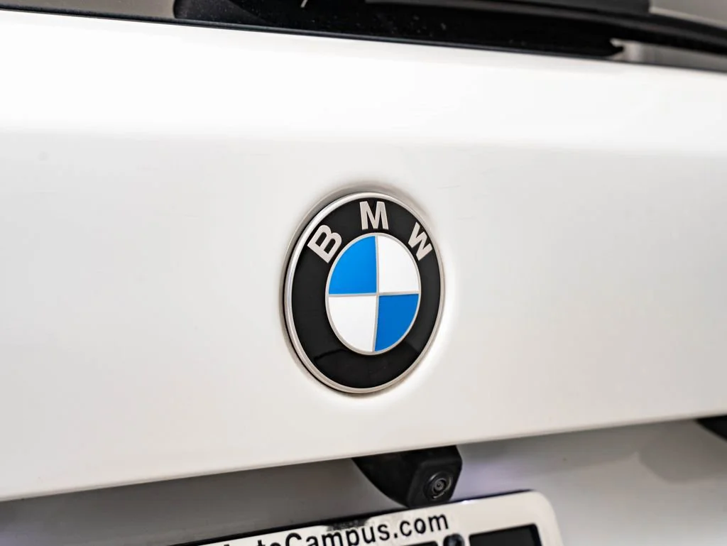 Used 2024 Mineral White Metallic BMW xDrive40i image 18