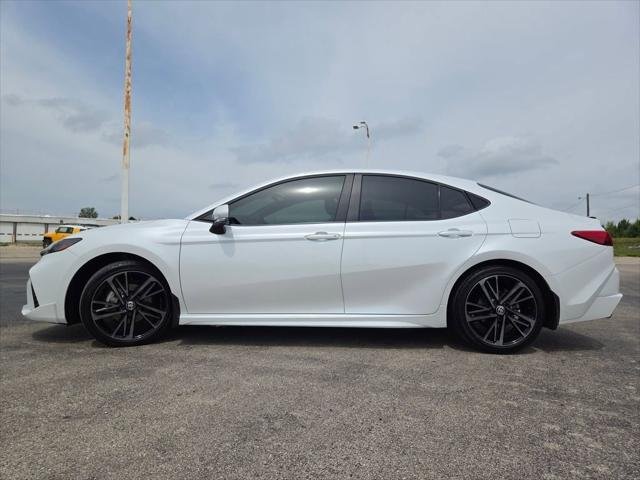 Certified Used 2025 WIND CHILL PEARL Toyota  image 20