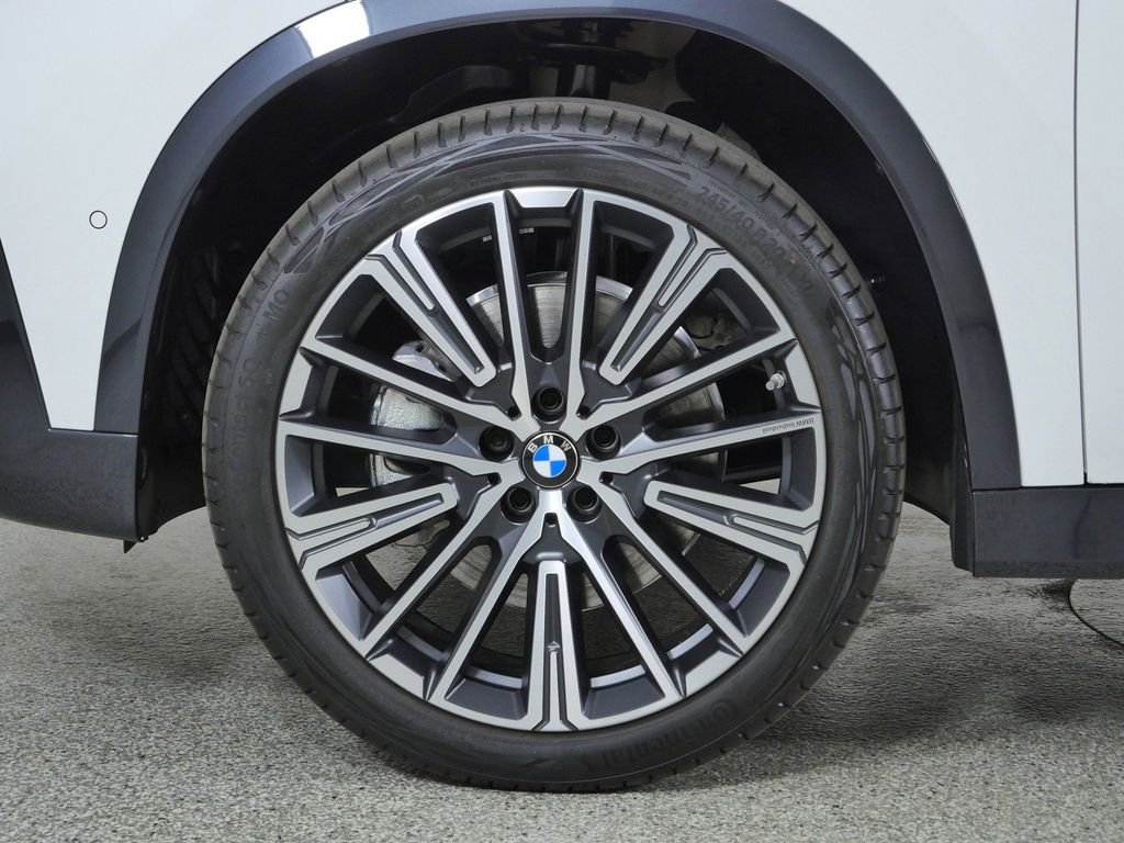Used 2026 Alpine White BMW xDrive28i image 17