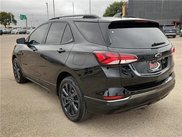 Used 2022 Black Chevrolet RS All-wheel Drive image 3
