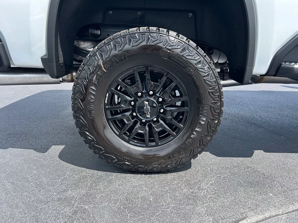 2026 Chevrolet Silverado 2500 HD ZR2 - Photo 10