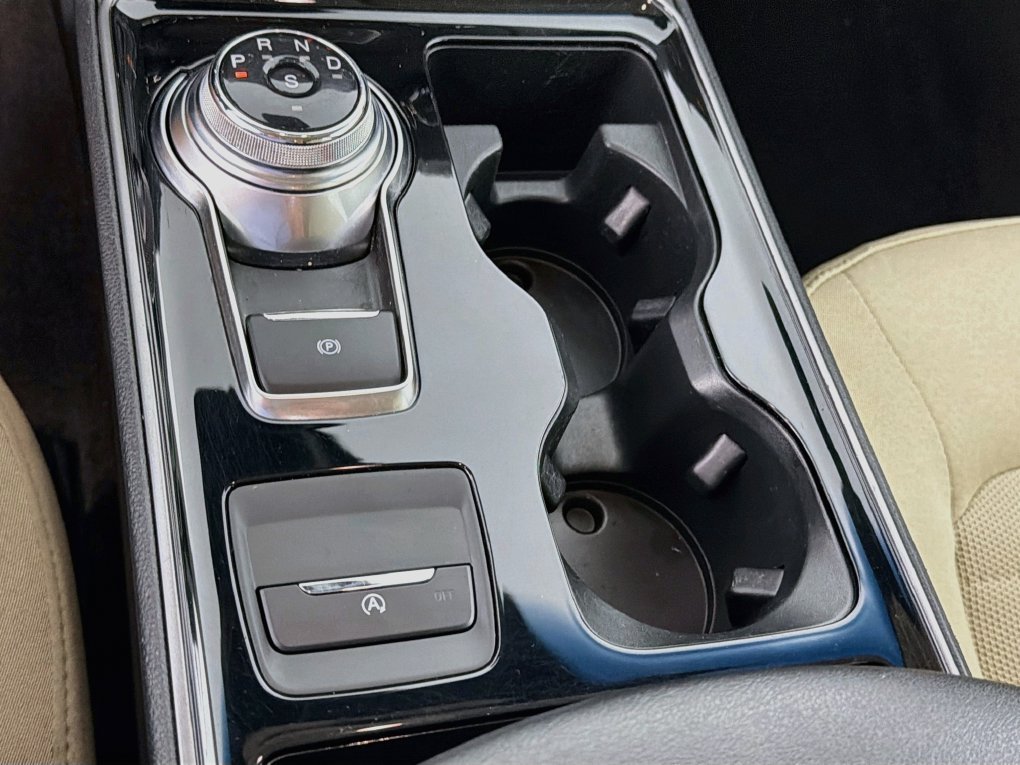 Used 2020 White Ford SE image 22