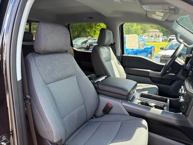 New 2026 Agate Black Metallic Ford XLT image 43
