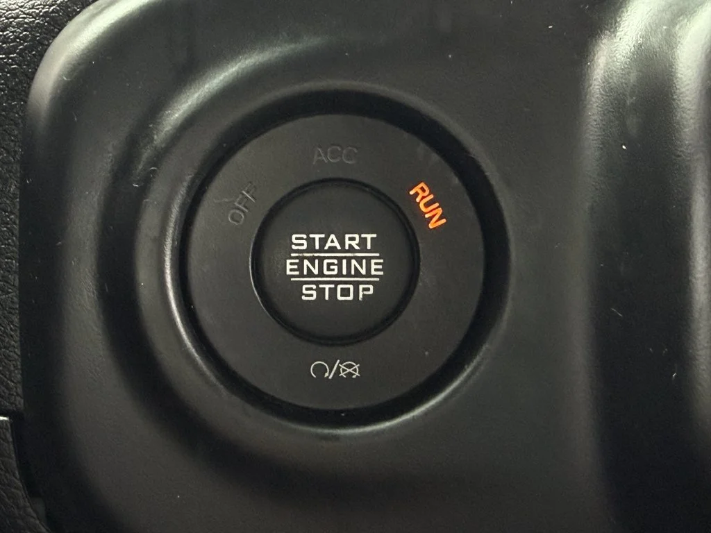 Used 2023 Silver Jeep Sport S image 21