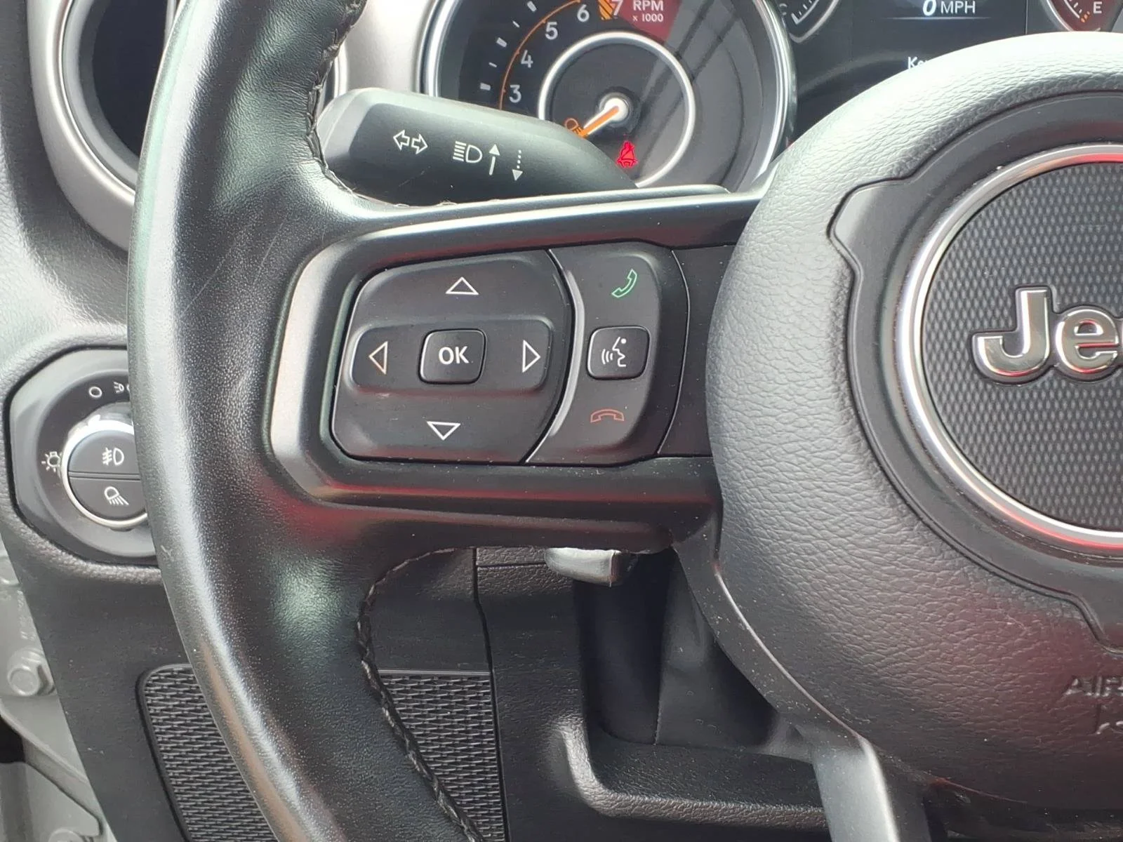 Used 2023 Sting-Gray Clearcoat Jeep Sport S image 17