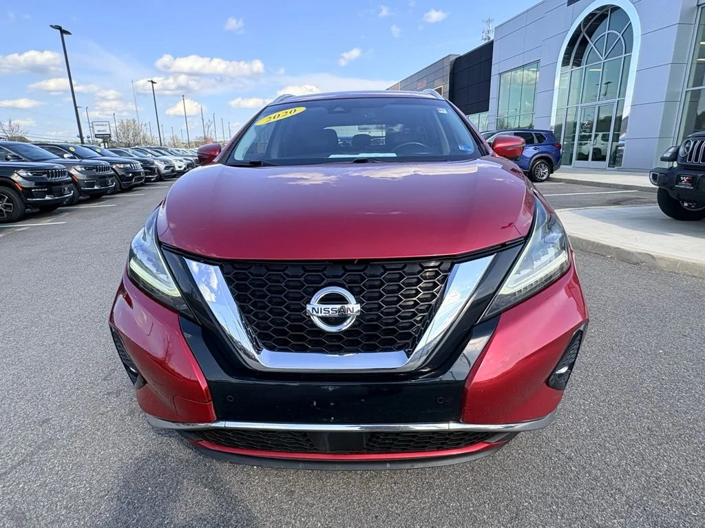 Used 2020 Red Nissan SL image 12