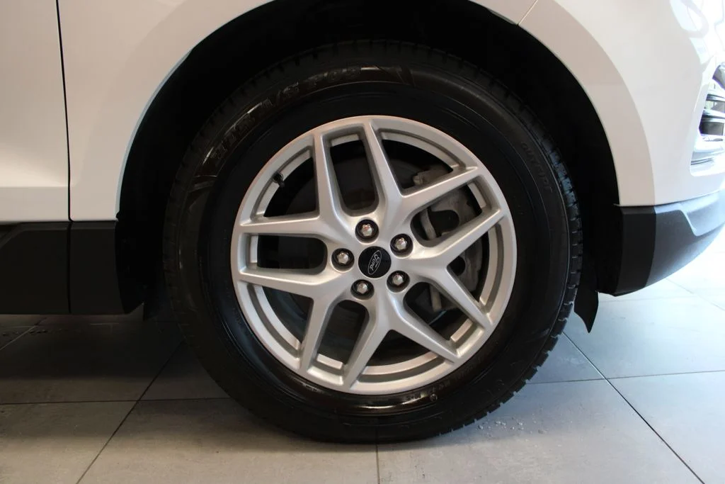 2024 Ford Edge SEL - Photo 11
