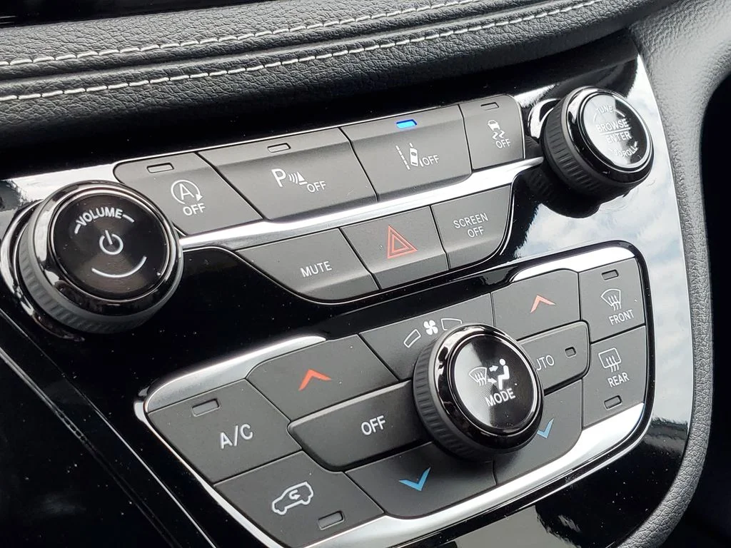 2026 Chrysler Pacifica Select - Photo 20