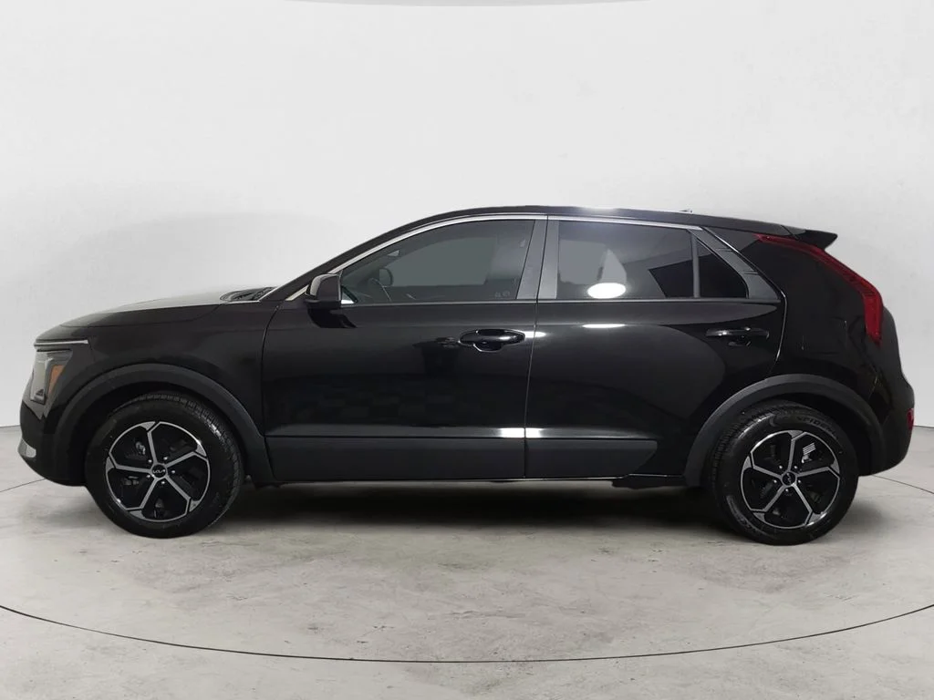 Used 2023 Black Kia LX image 2