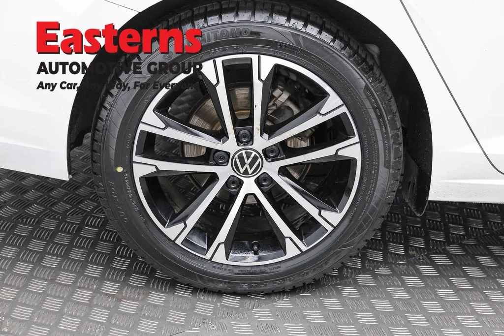 Used 2025 White Volkswagen 1.5T Sport image 29