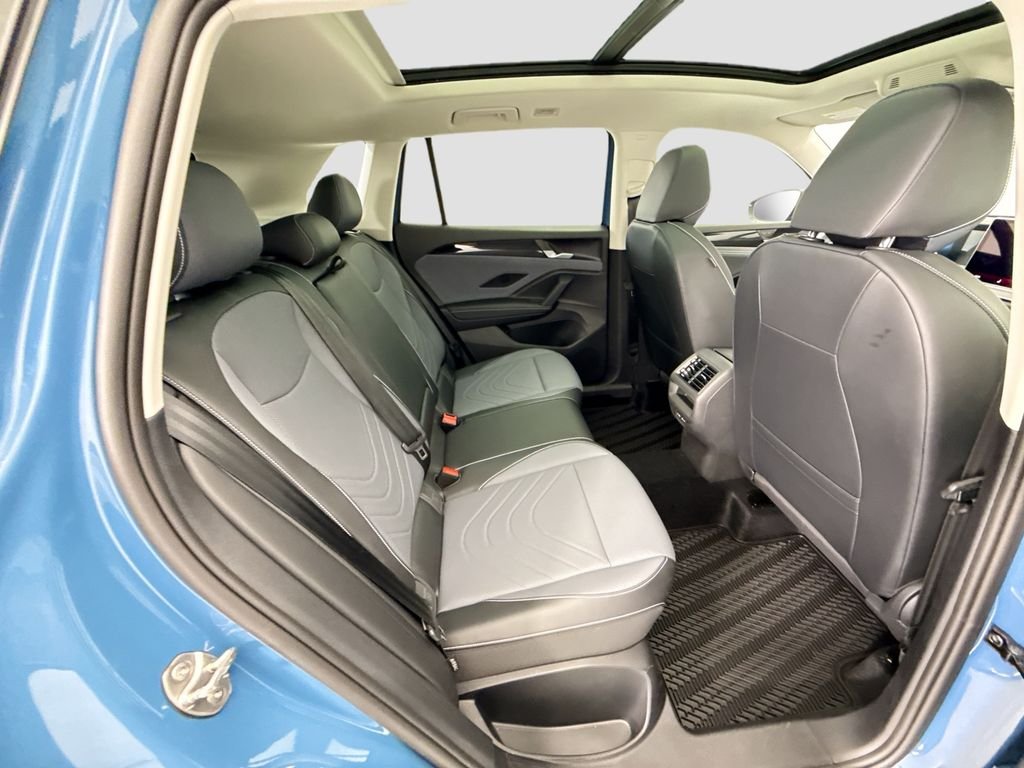 New 2026 Monterey Blue Pearl Volkswagen SE image 20