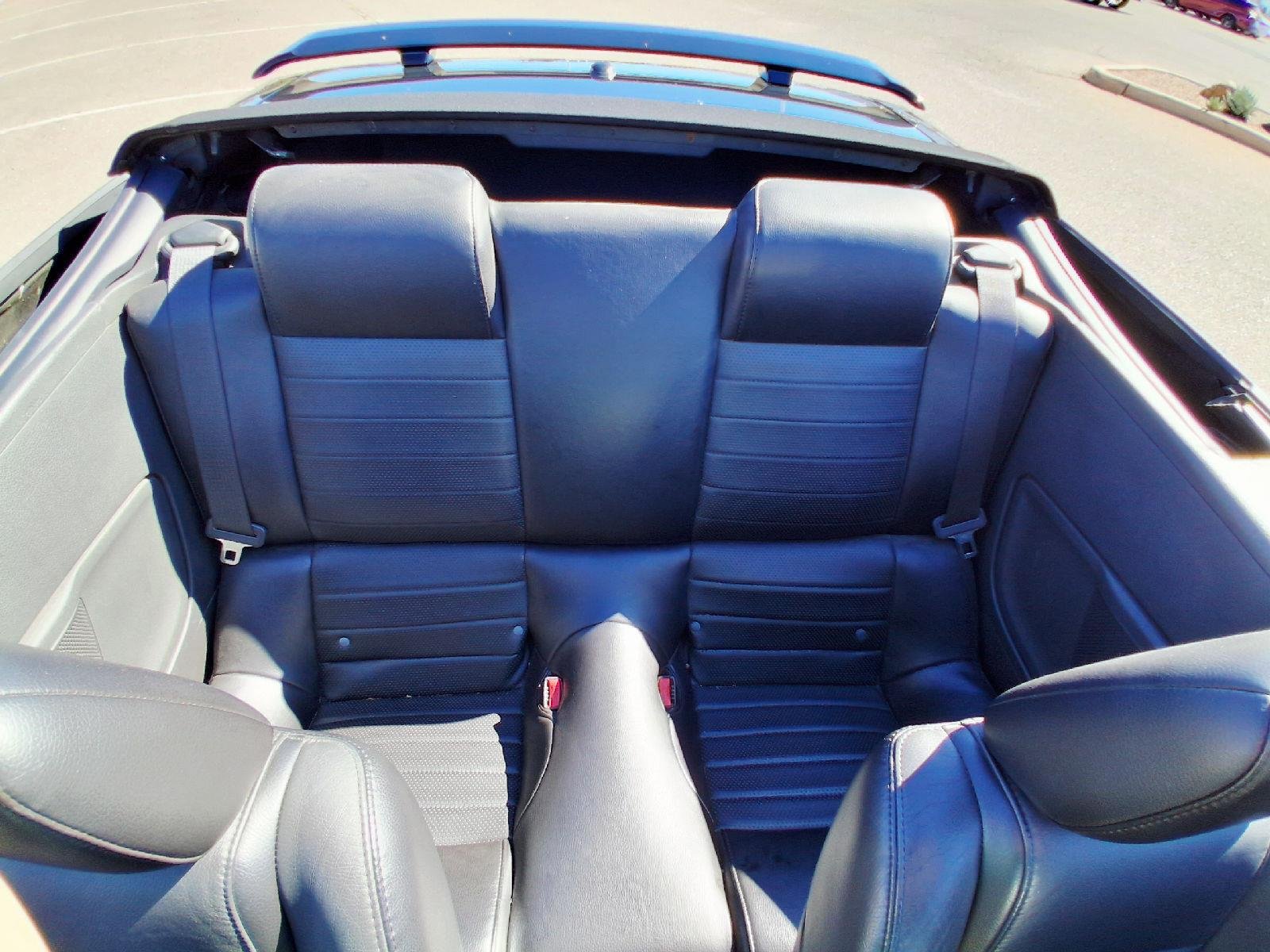 Used 2007  Ford GT Deluxe image 22