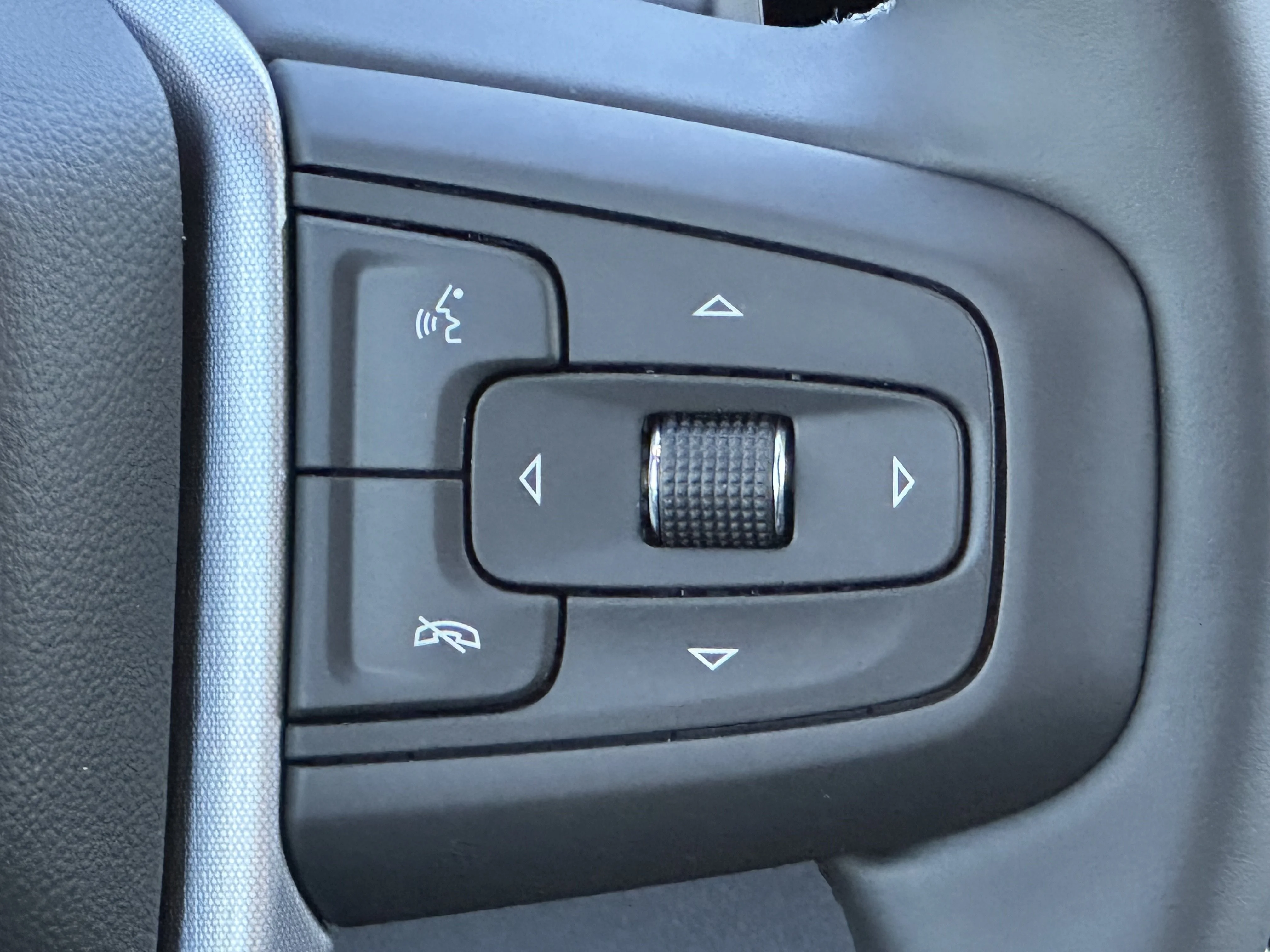 New 2026 Summit White GMC Elevation image 13