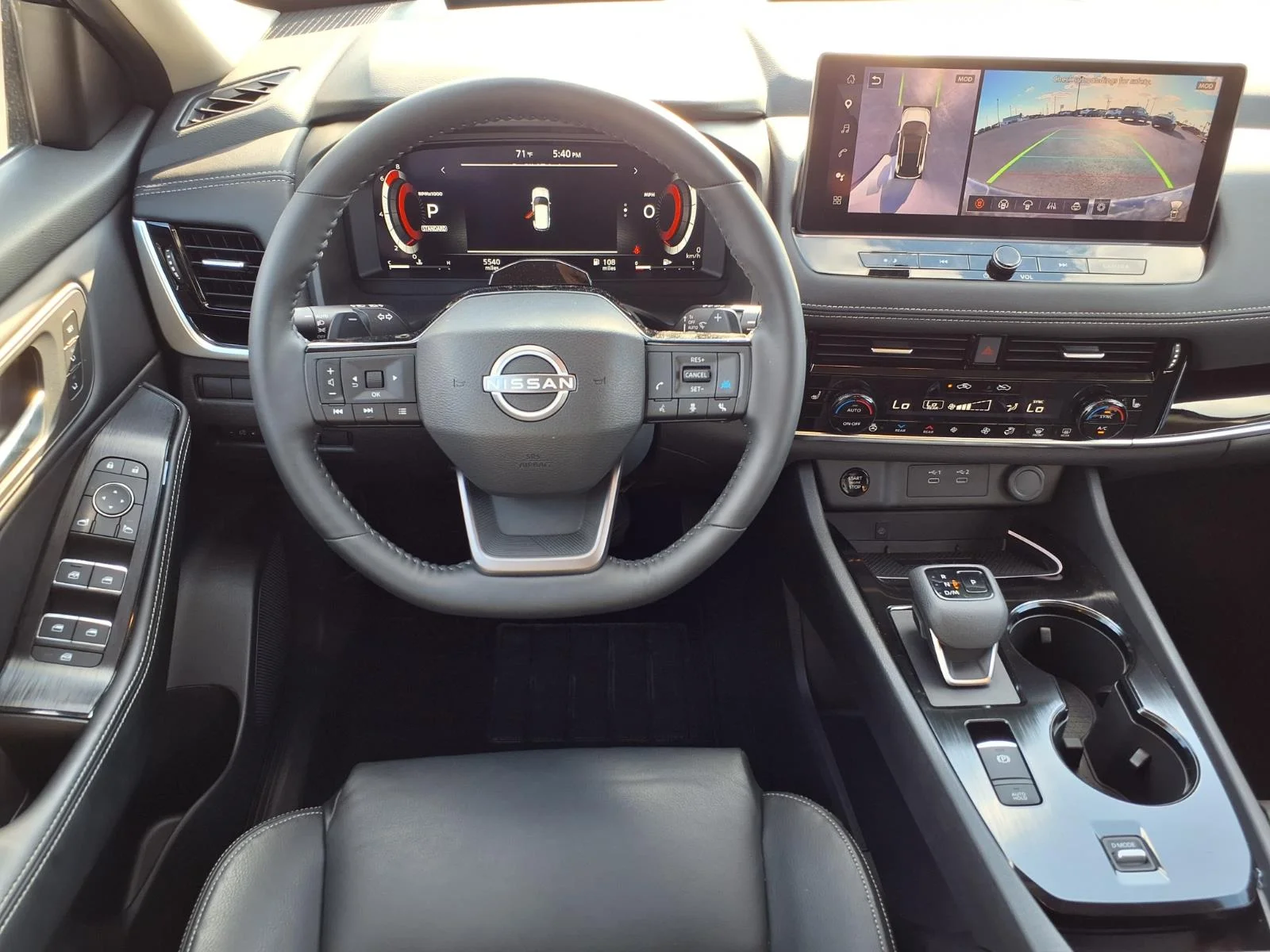 Used 2025 Everest White Pearl Nissan SL image 2
