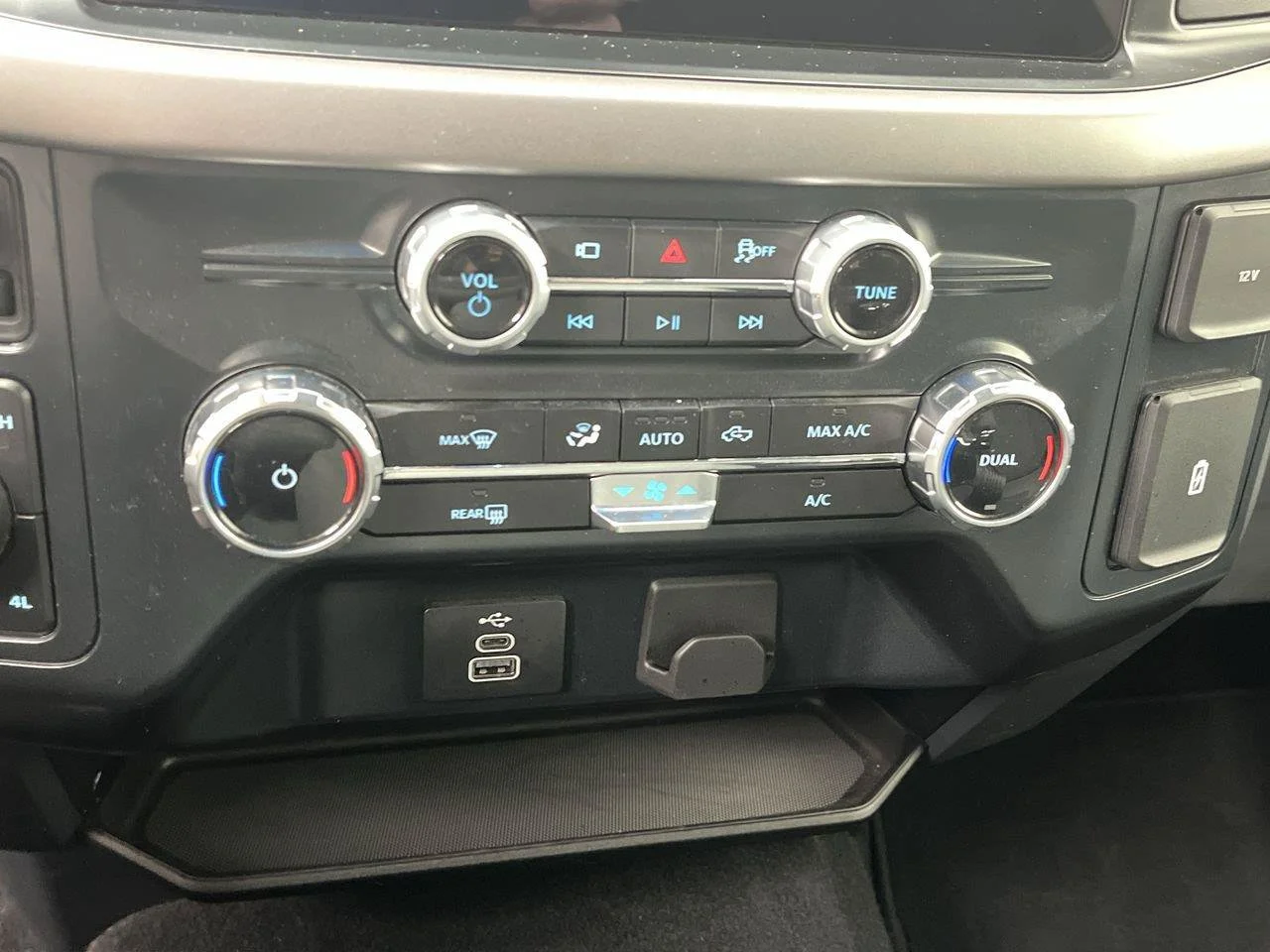 Used 2025 White Ford XLT image 19