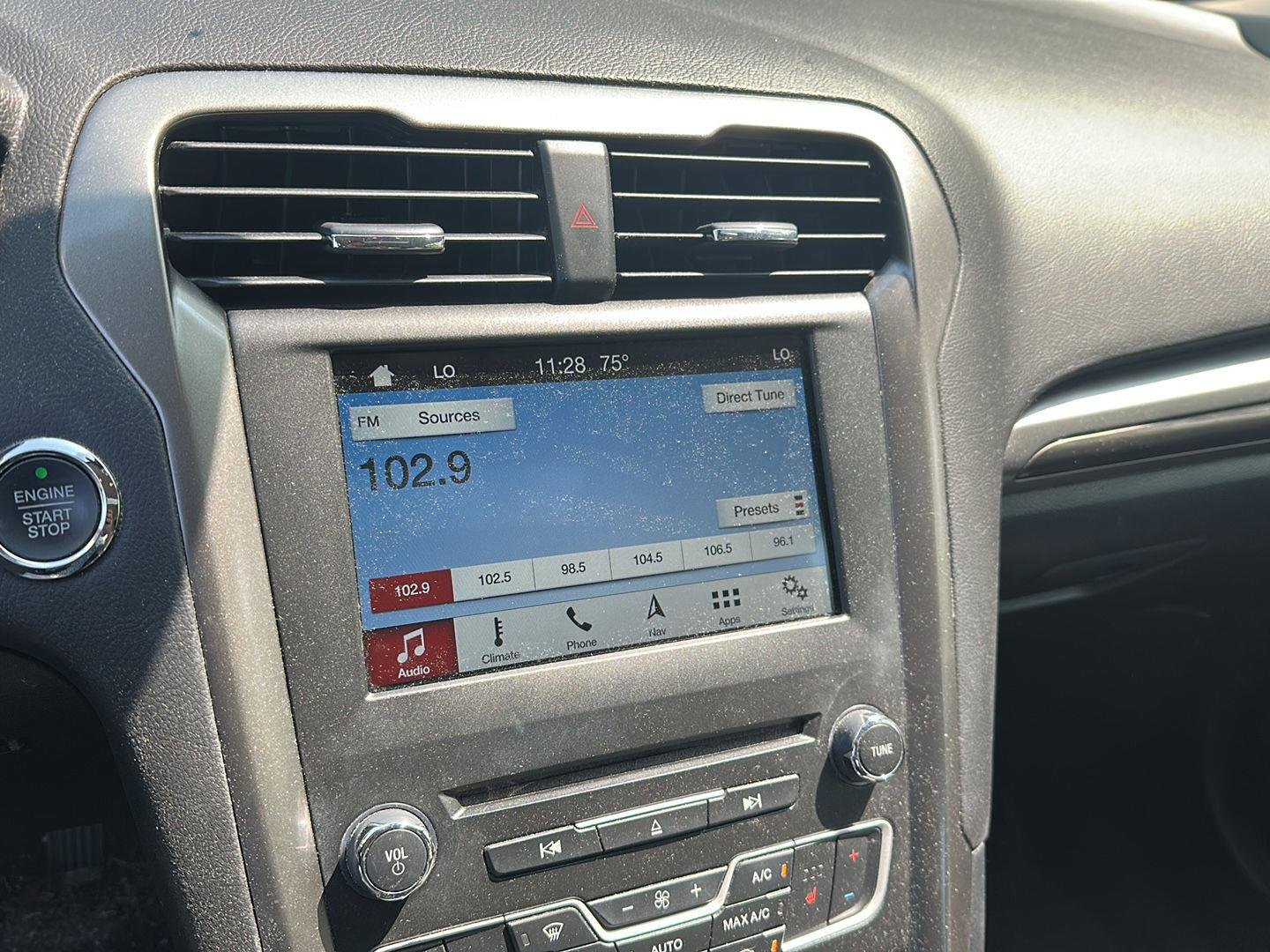 Used 2018 Magnetic Ford SE image 17