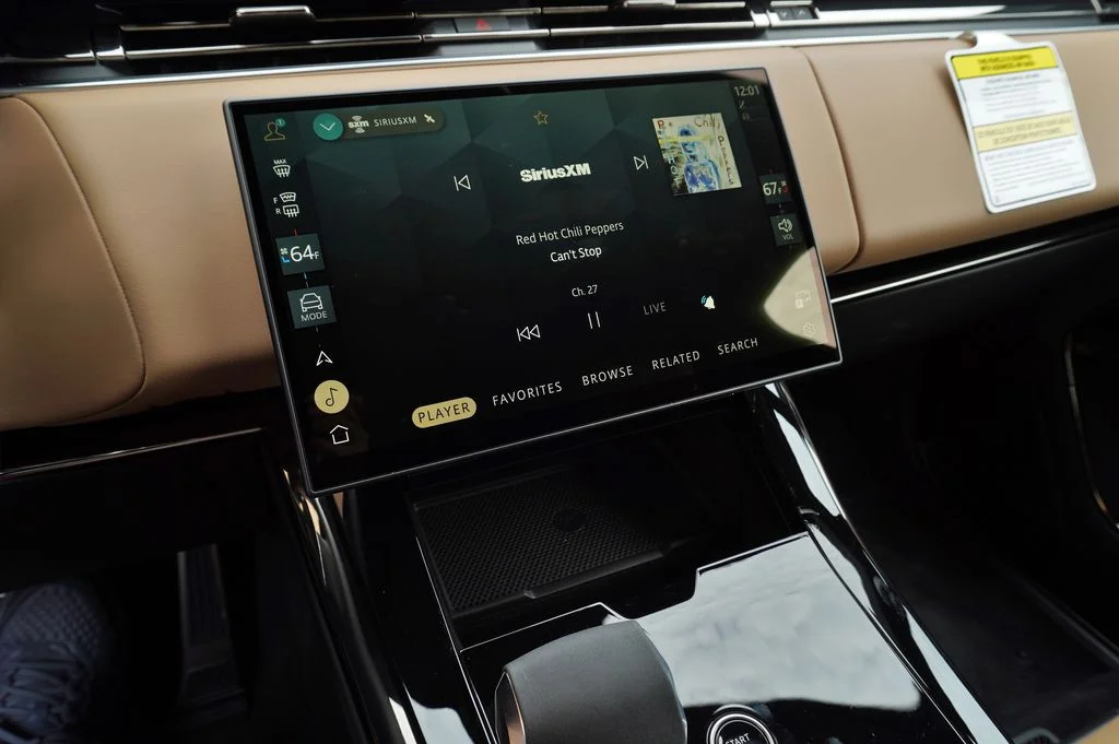 New 2026 Fuji White Land Rover Dynamic SE image 20