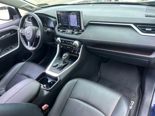 Used 2019  Toyota Limited image 34