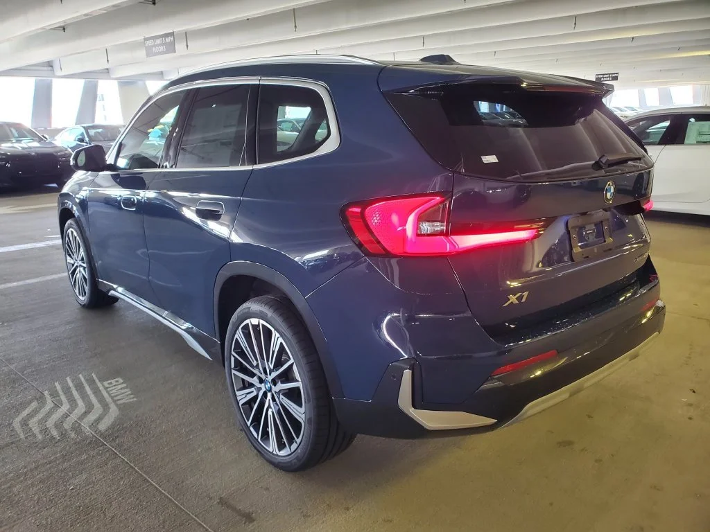 Used 2026 Blue BMW xDrive28i image 5