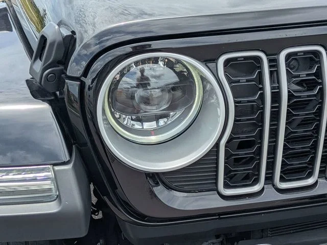 2025 Jeep Wrangler 4-Door Sahara - Photo 9