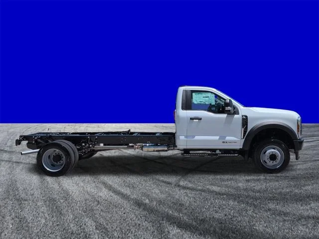 New 2026 Oxford White Ford F-550® XL image 3