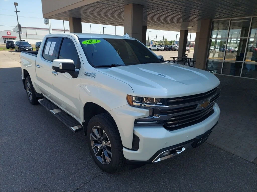 2019 Chevrolet Silverado 1500 High Country 4X4 Crew Cab Short Box's photo