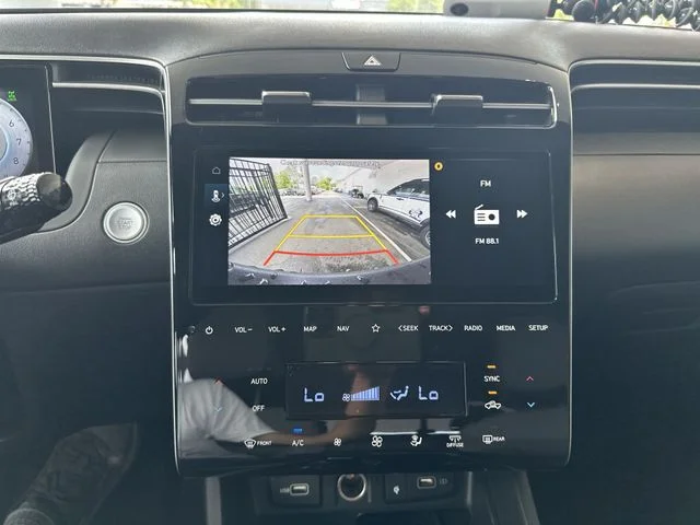 Used 2023 Green Hyundai SEL Premium image 18