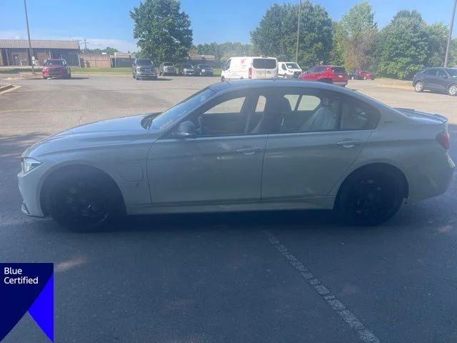 Used 2018 White BMW 330e iPerformance image 2