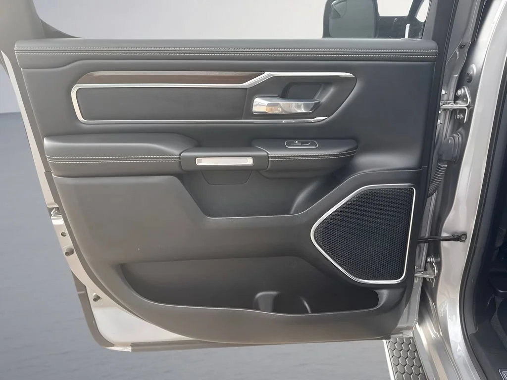 Used 2021  Ram Laramie image 31