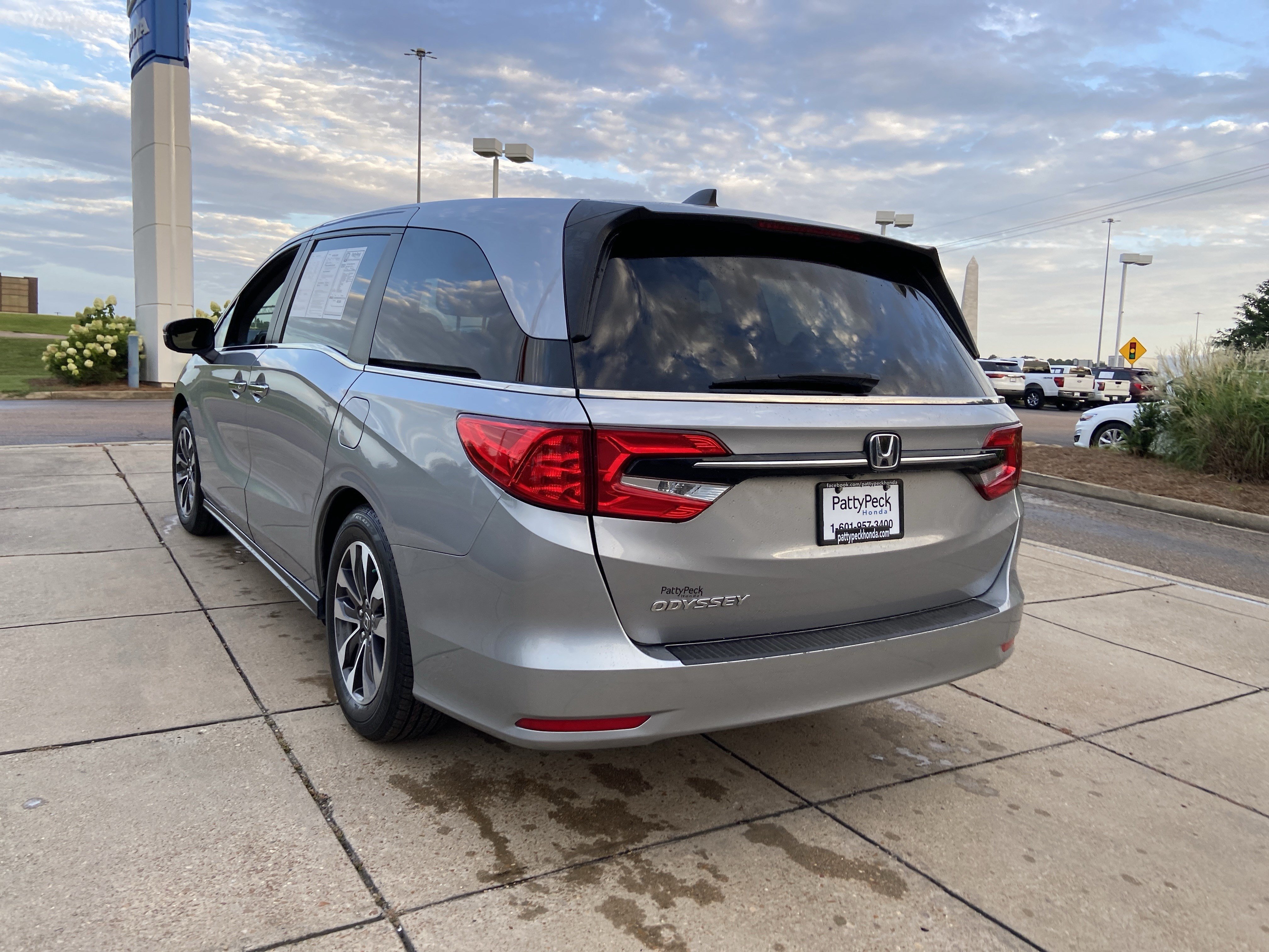 Used 2021 Lunar Silver Metallic Honda EX-L image 9