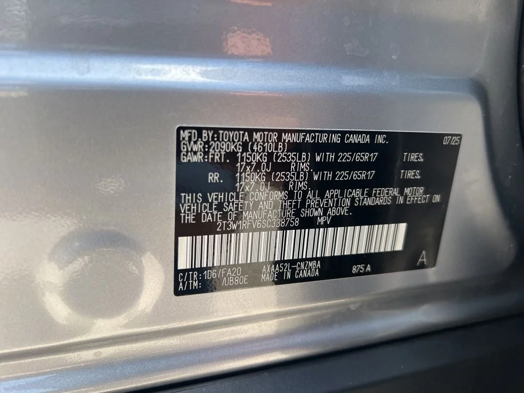 Used 2025  Toyota XLE image 35