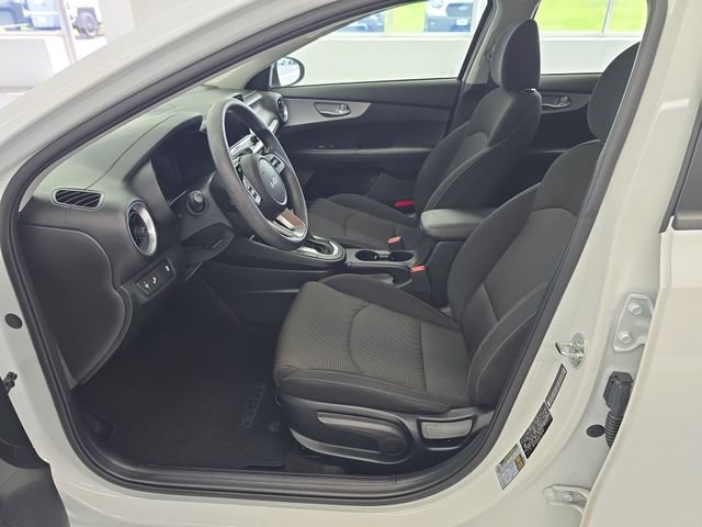 Used 2024 White Kia LXS image 13