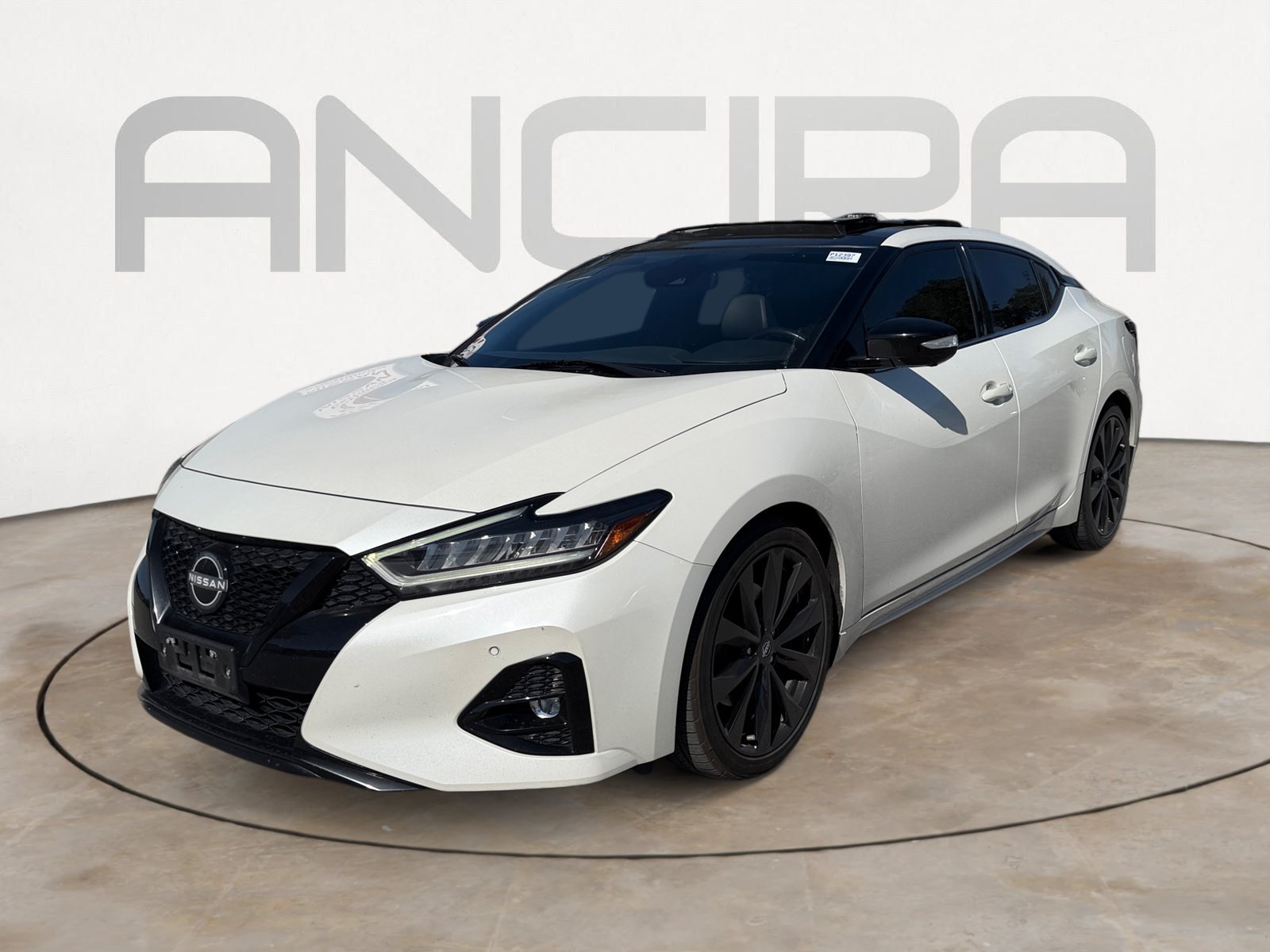 Used 2023 Pearl White Tricoat Nissan SR image 3