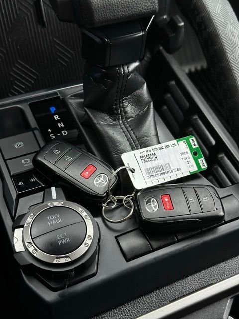 2025 Toyota Tacoma SR5 - Photo 32
