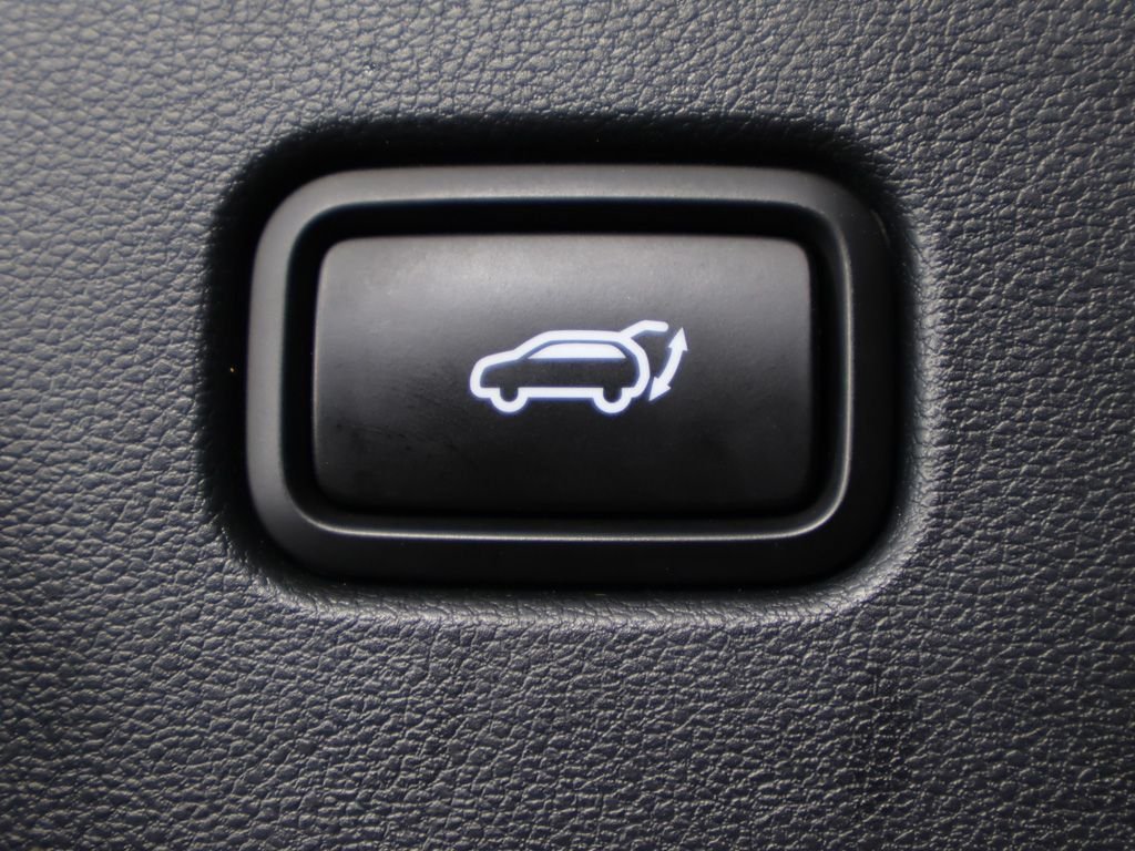 Certified Used 2024 Black Hyundai SEL image 17