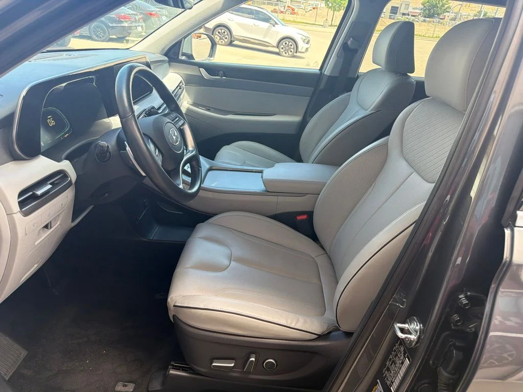 Used 2025 Gray Hyundai SEL image 16
