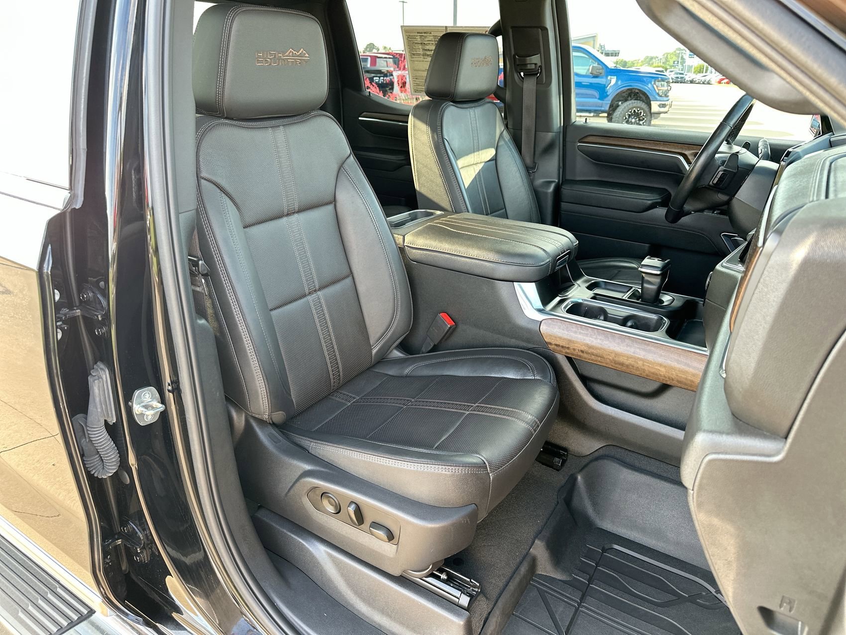 Used 2023 Black Chevrolet High Country image 24