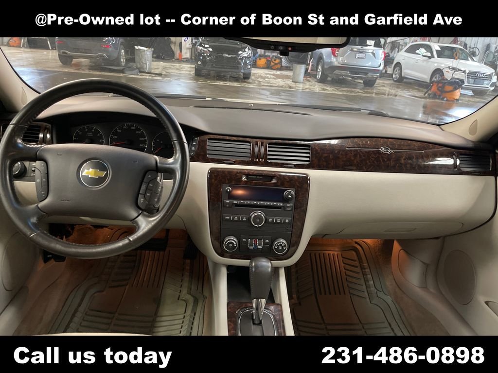 Used 2012 White Chevrolet LT image 18