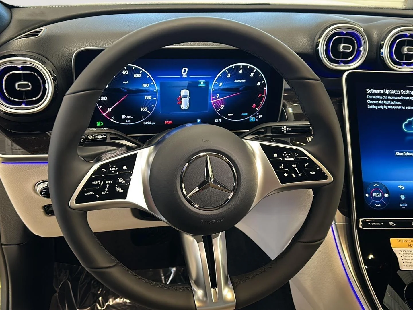 New 2026 Polar White Mercedes-Benz GLC 300 image 17