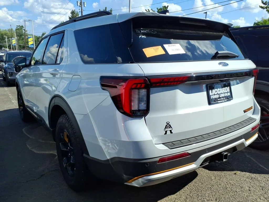 New 2026 Space White Metallic Ford Tremor® image 4