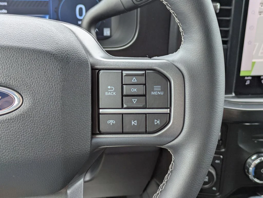 New 2026 Star White Metallic Tri-Coat Ford Lariat image 30