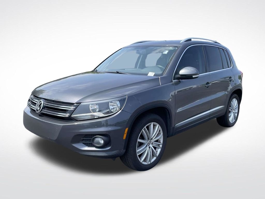 Used 2015 Gray Volkswagen SEL image 3