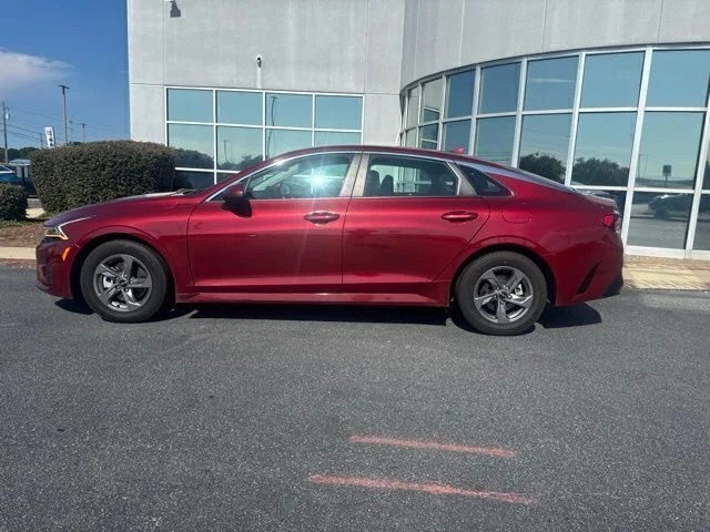 Used 2023 Red Kia LXS image 11