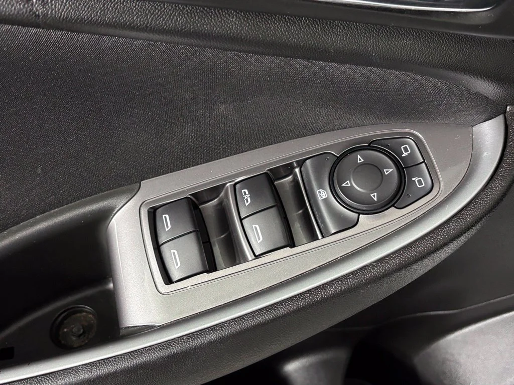Used 2024 Summit White Chevrolet 1LT image 14