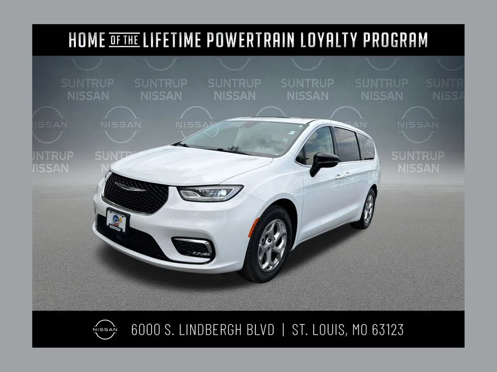 2024 Chrysler Pacifica Limited's photo